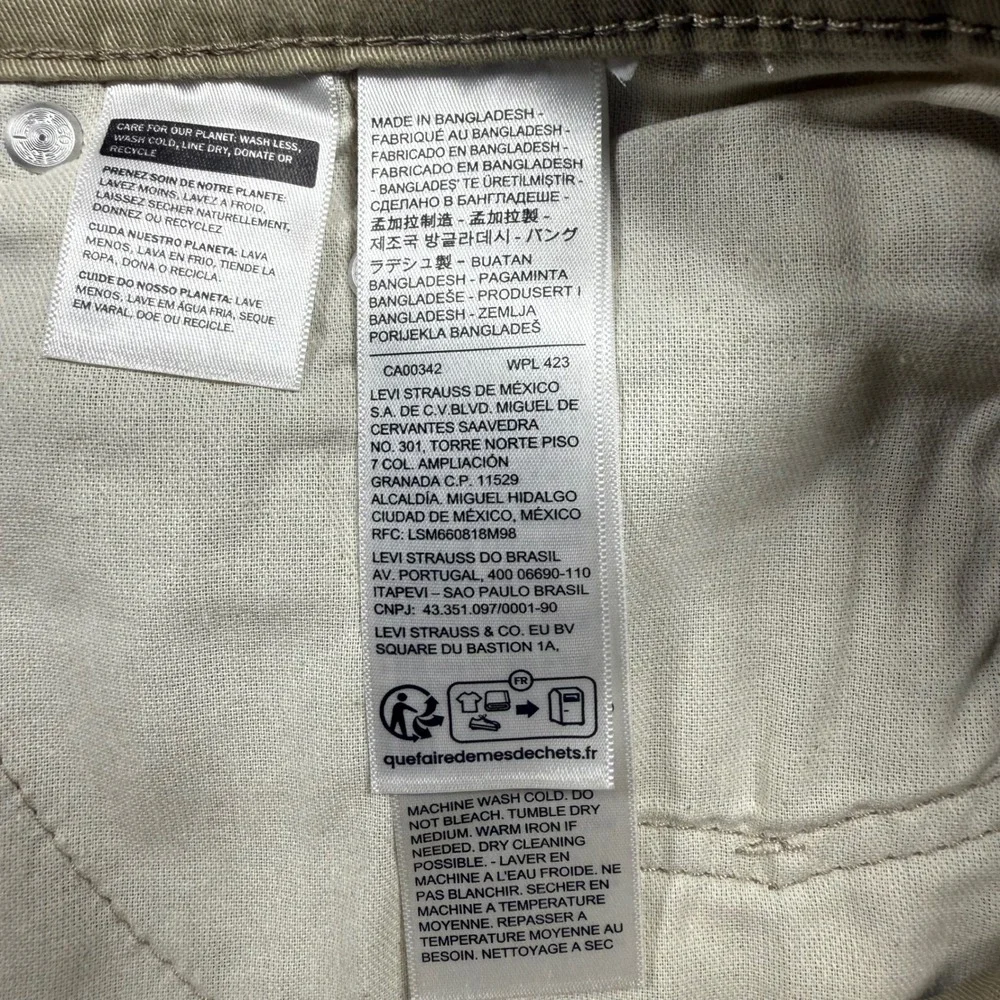 NWT Levis Mens 541 Athletic Taper Khaki Tan Stretch Pants Big & Tall 52x30